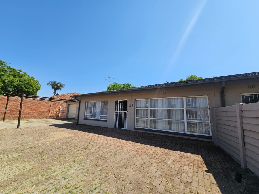 5 Bedroom Property for Sale in Riebeeckstad Free State